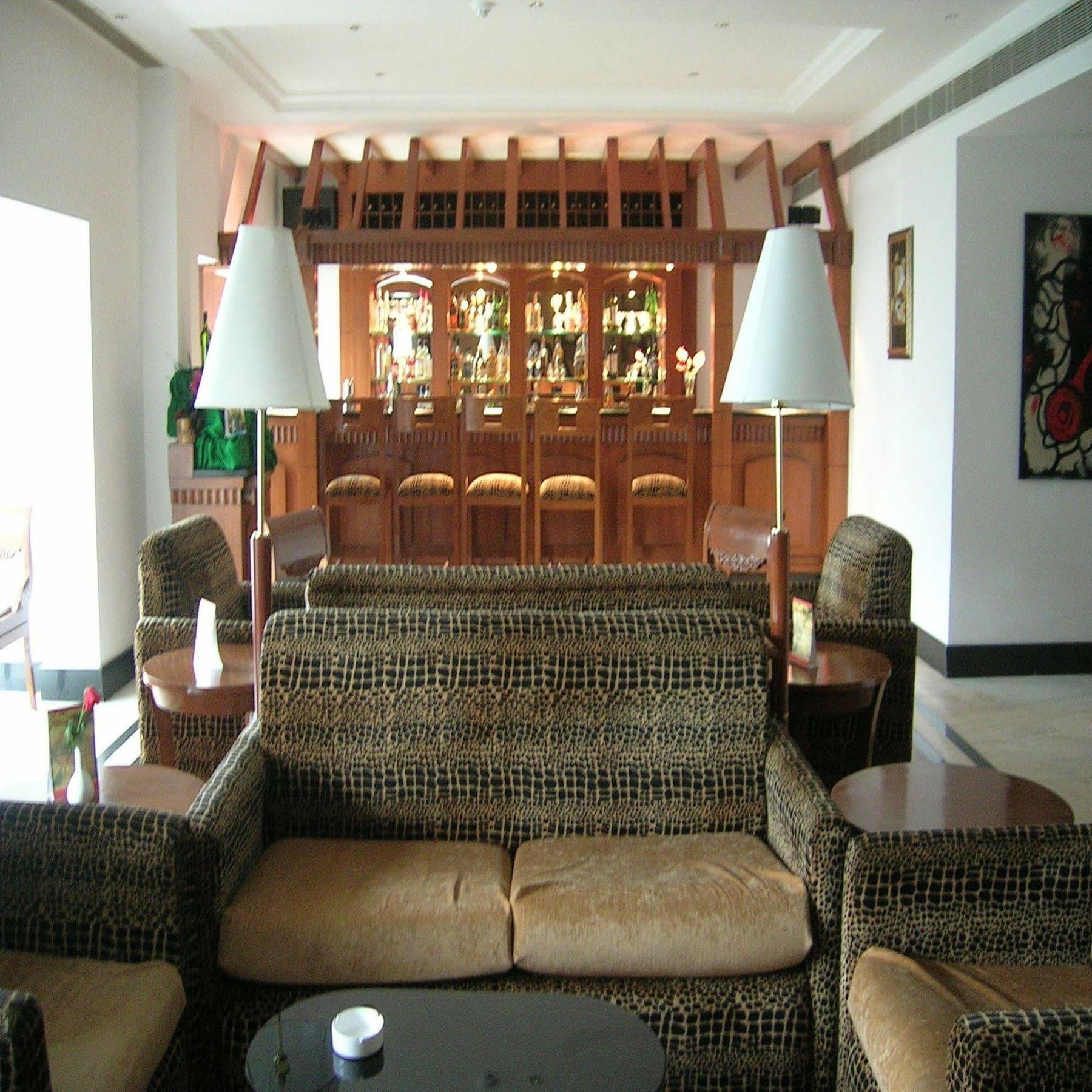 The Royal Plaza Gangtok Hotel ภายนอก รูปภาพ