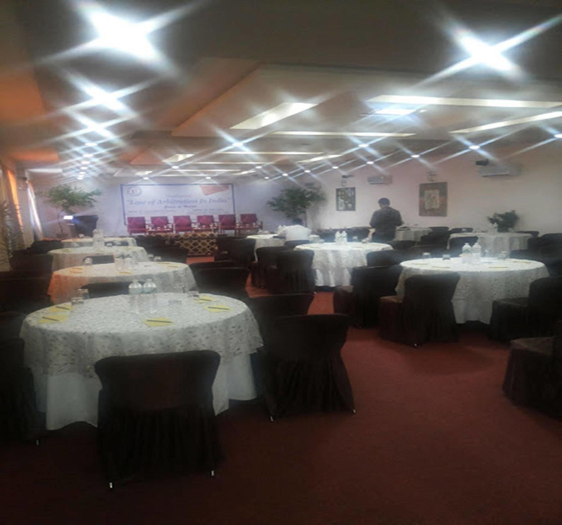 The Royal Plaza Gangtok Hotel ภายนอก รูปภาพ