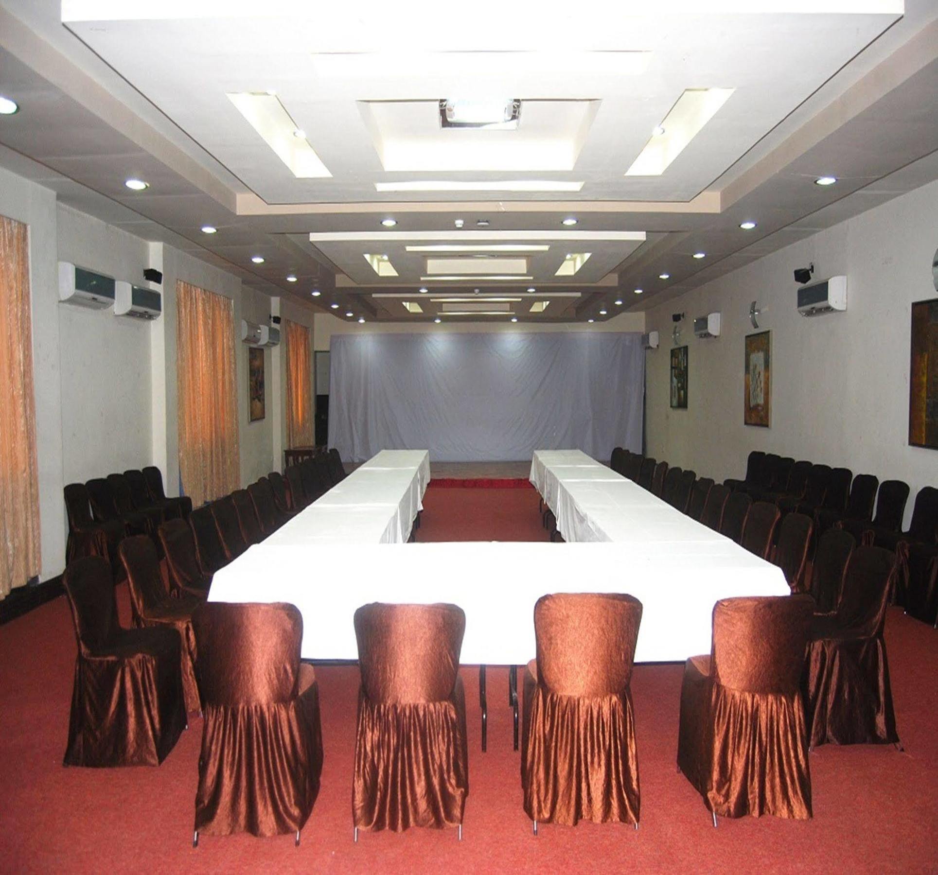 The Royal Plaza Gangtok Hotel ภายนอก รูปภาพ