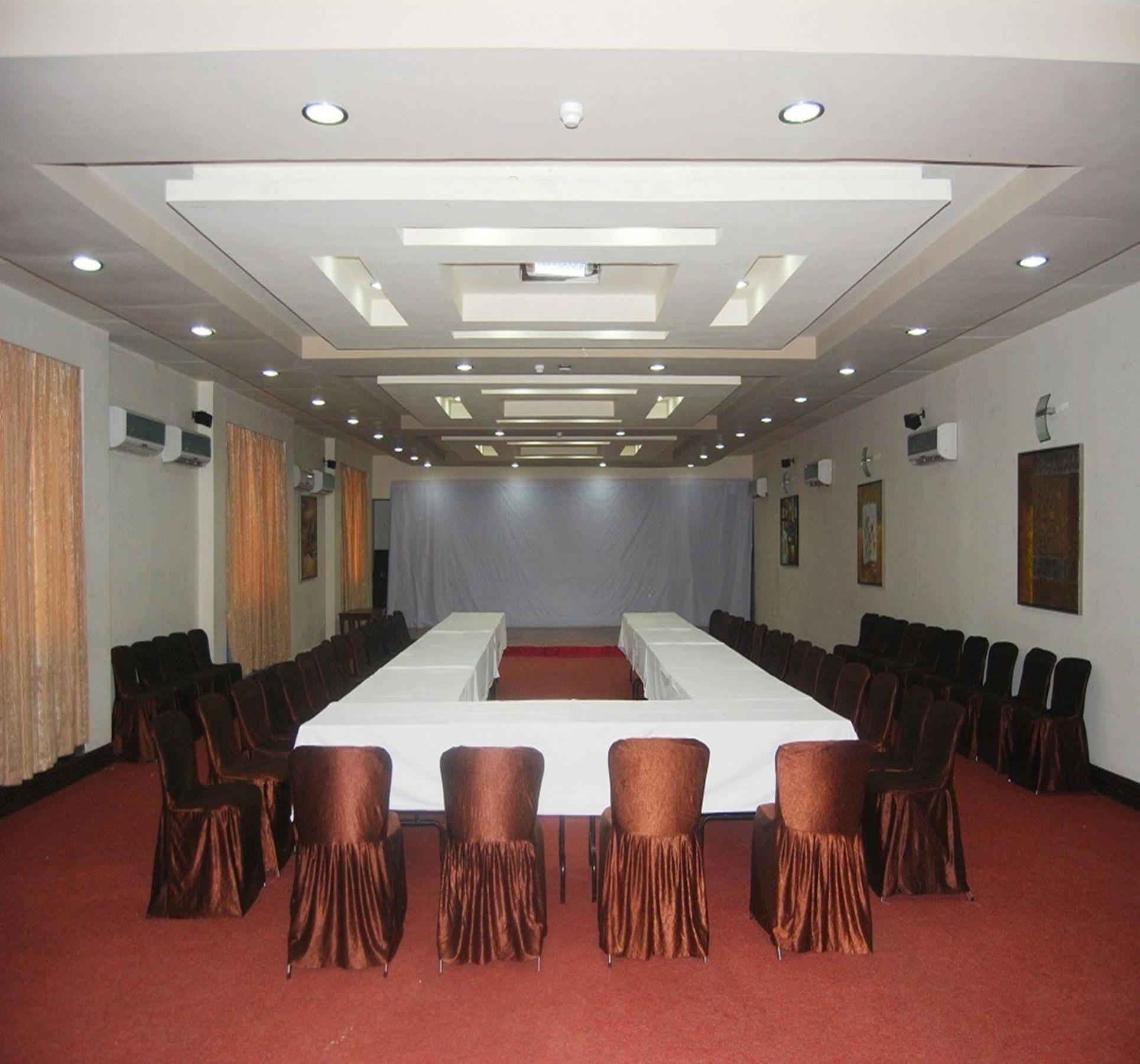 The Royal Plaza Gangtok Hotel ภายนอก รูปภาพ